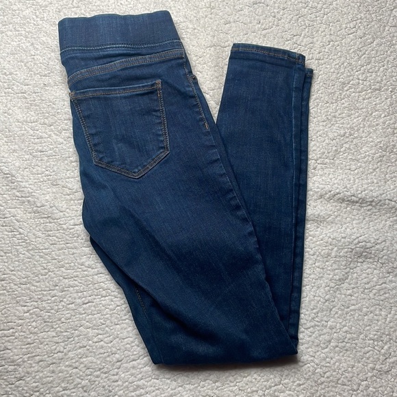 Old Navy Rockstar Denim Jeans Sculpture Size 2 Stretchy Pull Up Jeggings - Picture 5 of 8